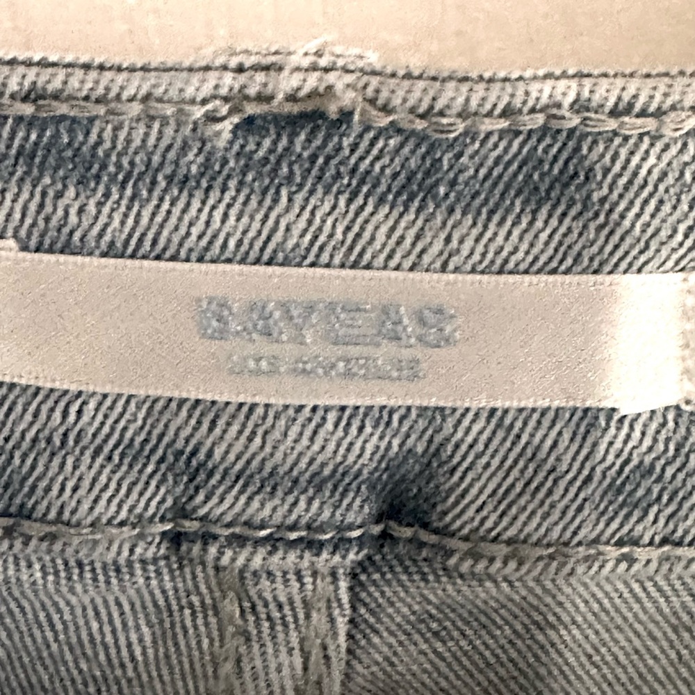 New, with tags. Beautiful Embellished Jeans! - Picture 4 of 5